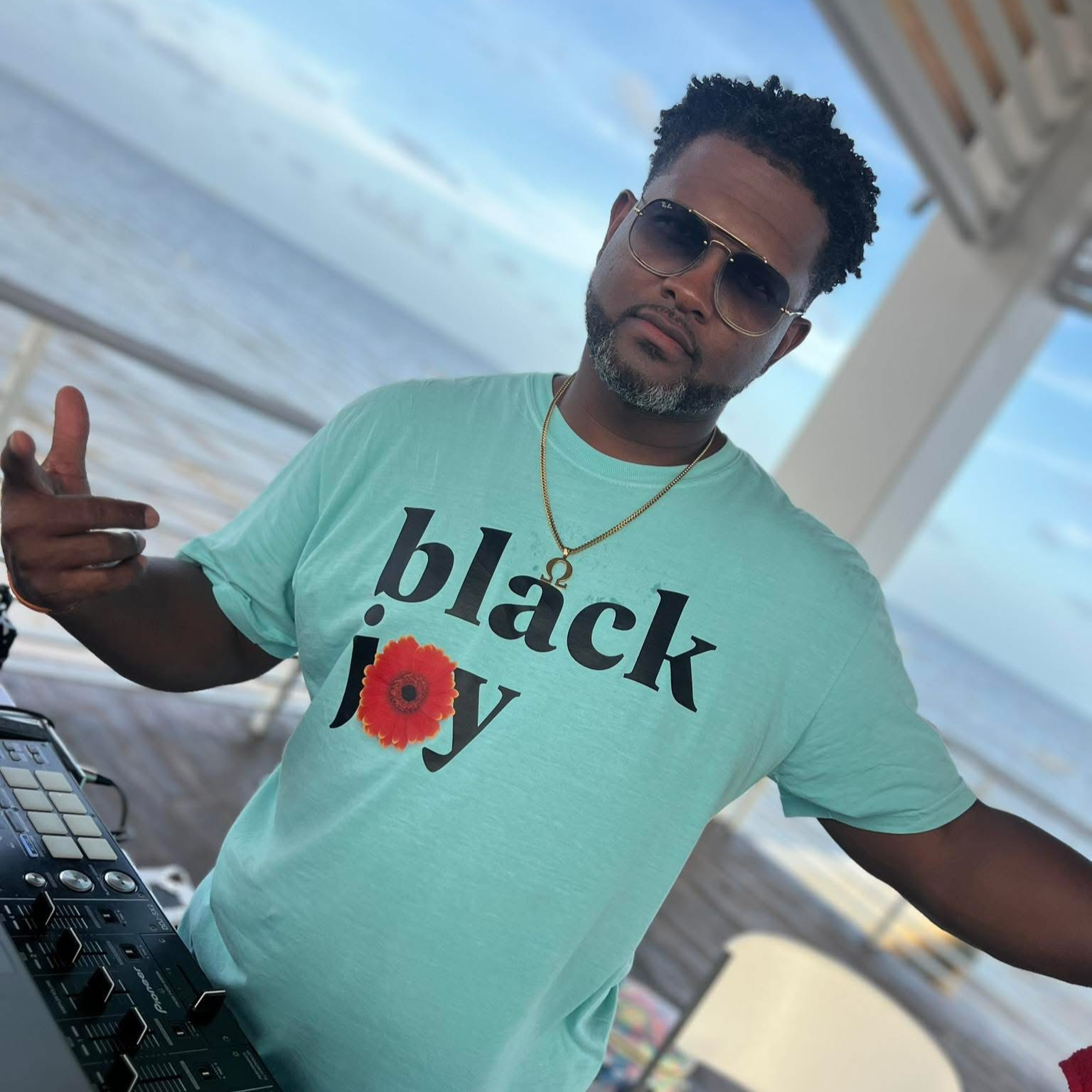 Black Joy Gerbera Flower Heavyweight T-Shirt